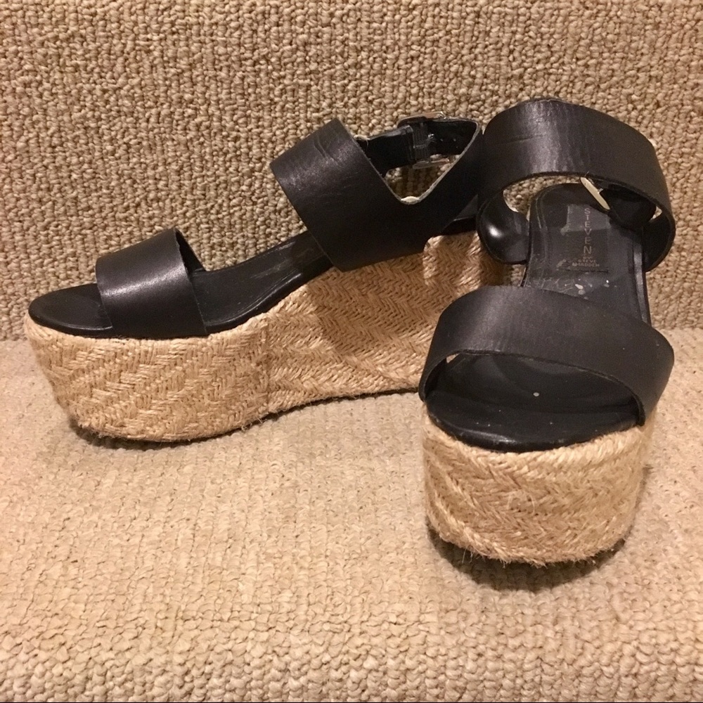 Black wedge